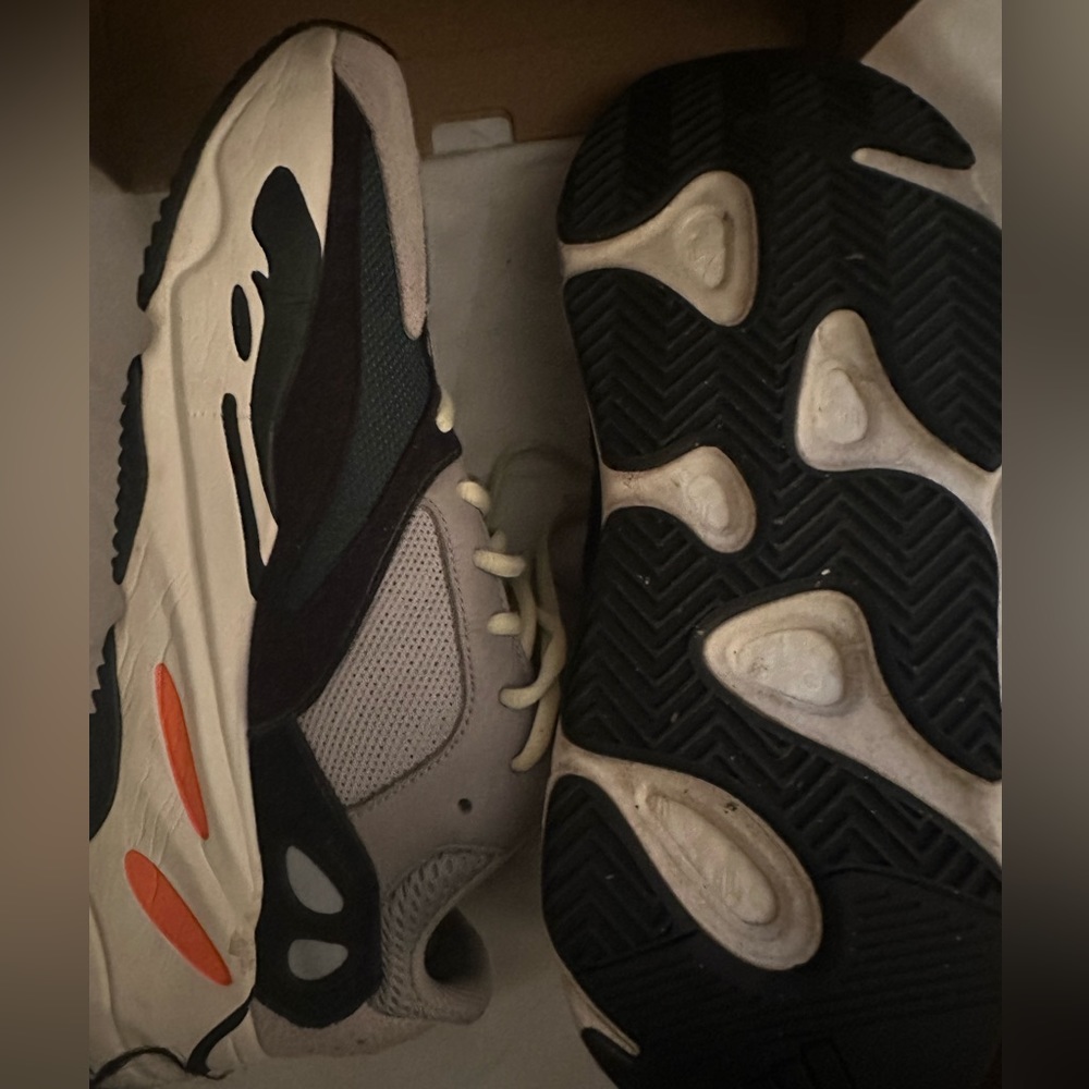Yeezy Boost 700 Wave Runner - Picture 3 of 8